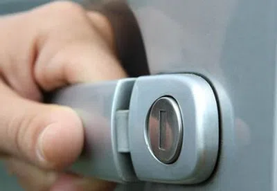 Little Village Locksmith Store Calabasas, CA 818-485-6214 - 21-unlock-car